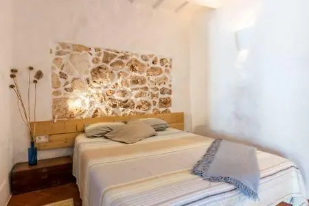 Wonderful Antic Villa, Perfect For Family Vacation Vila Sant Lluís