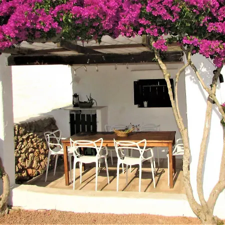 Wonderful Antic Villa, Perfect For Family Vacation Vila Sant Lluís